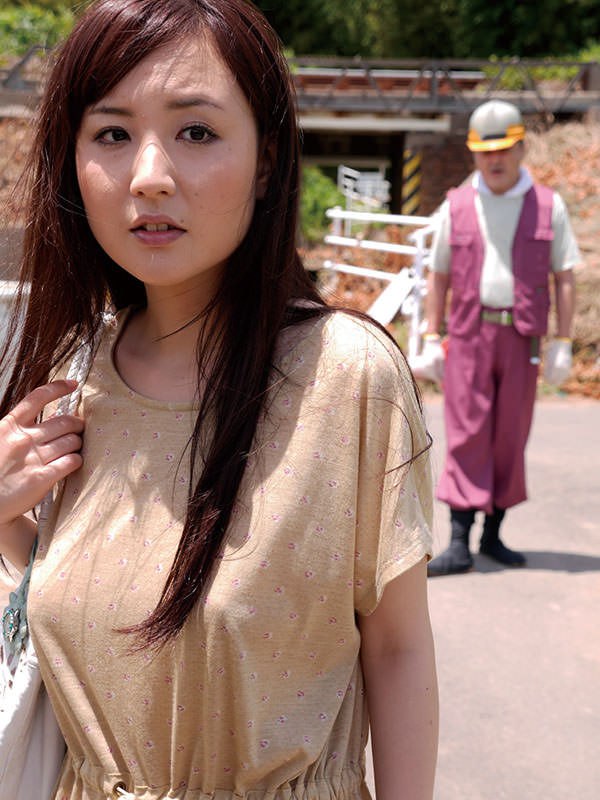 ヘンリー塚本　性犯罪(レイプ)の夏・青姦情事の帰りに襲われた人妻・輪姦(まわし)