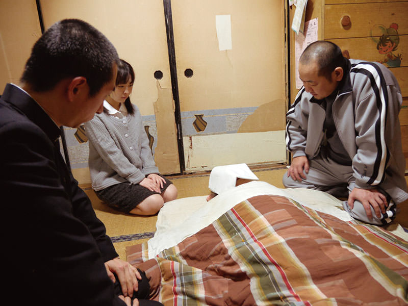 ヘンリー塚本　裕福家庭の禁親相姦　貧乏人家庭の禁親相姦